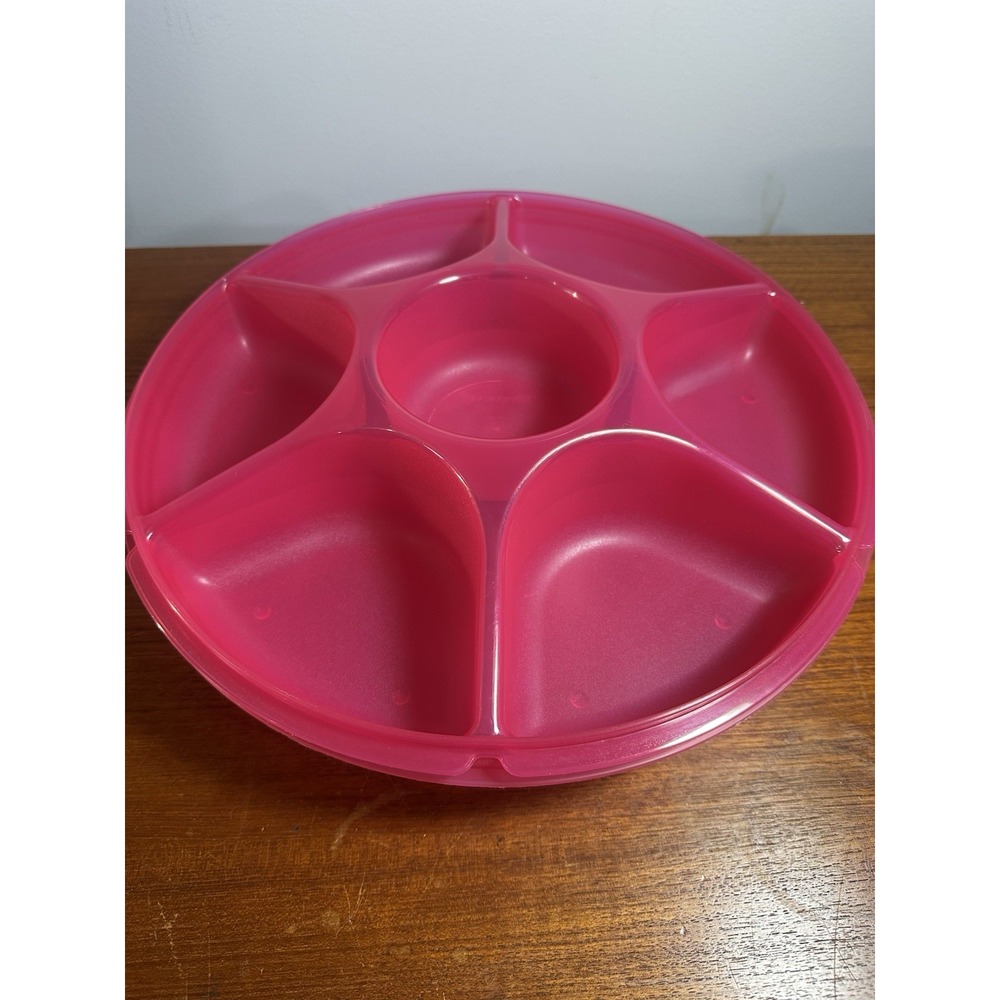 Tupperware Veggie Serving Divided Tray # 1665A and 1666D-1 Lid PINK